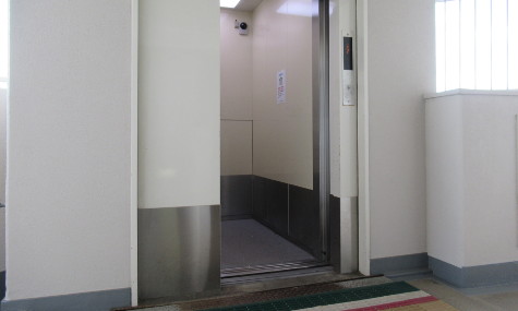 エレベーター入り口部分