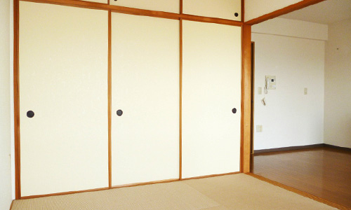 麻畳の和室