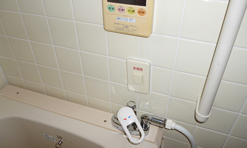 高優賃住戸の浴室内の非常ボタン