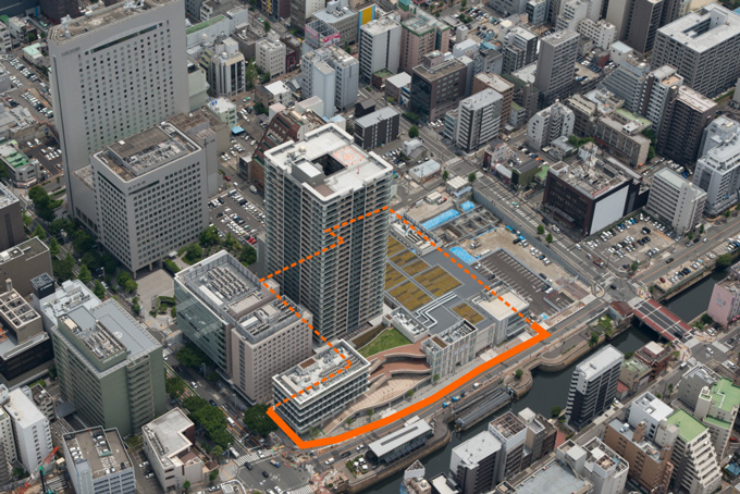 青空駐車場のあった場所には地上29階の住宅棟が見える。