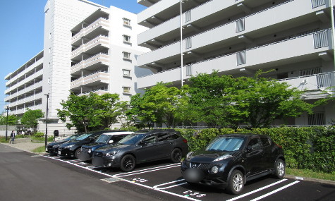 敷地内の駐車場