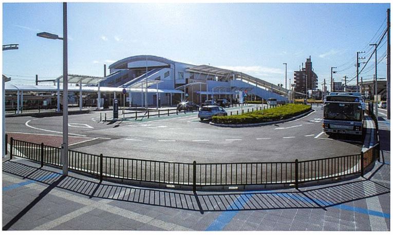 神立駅西口駅前広場（中央付近）.JPG