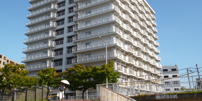 名谷駅前団地外観