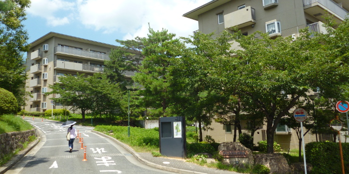 グリーンヒルズ御影団地外観