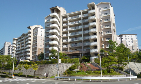 ルゼフィール名谷東団地の外観